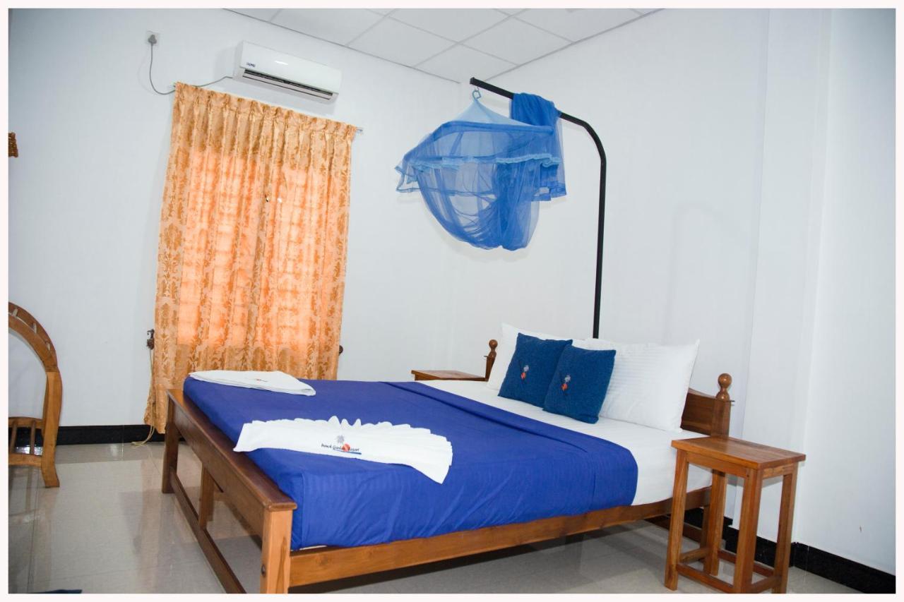 French Garden Resort Uppuveli Bagian luar foto