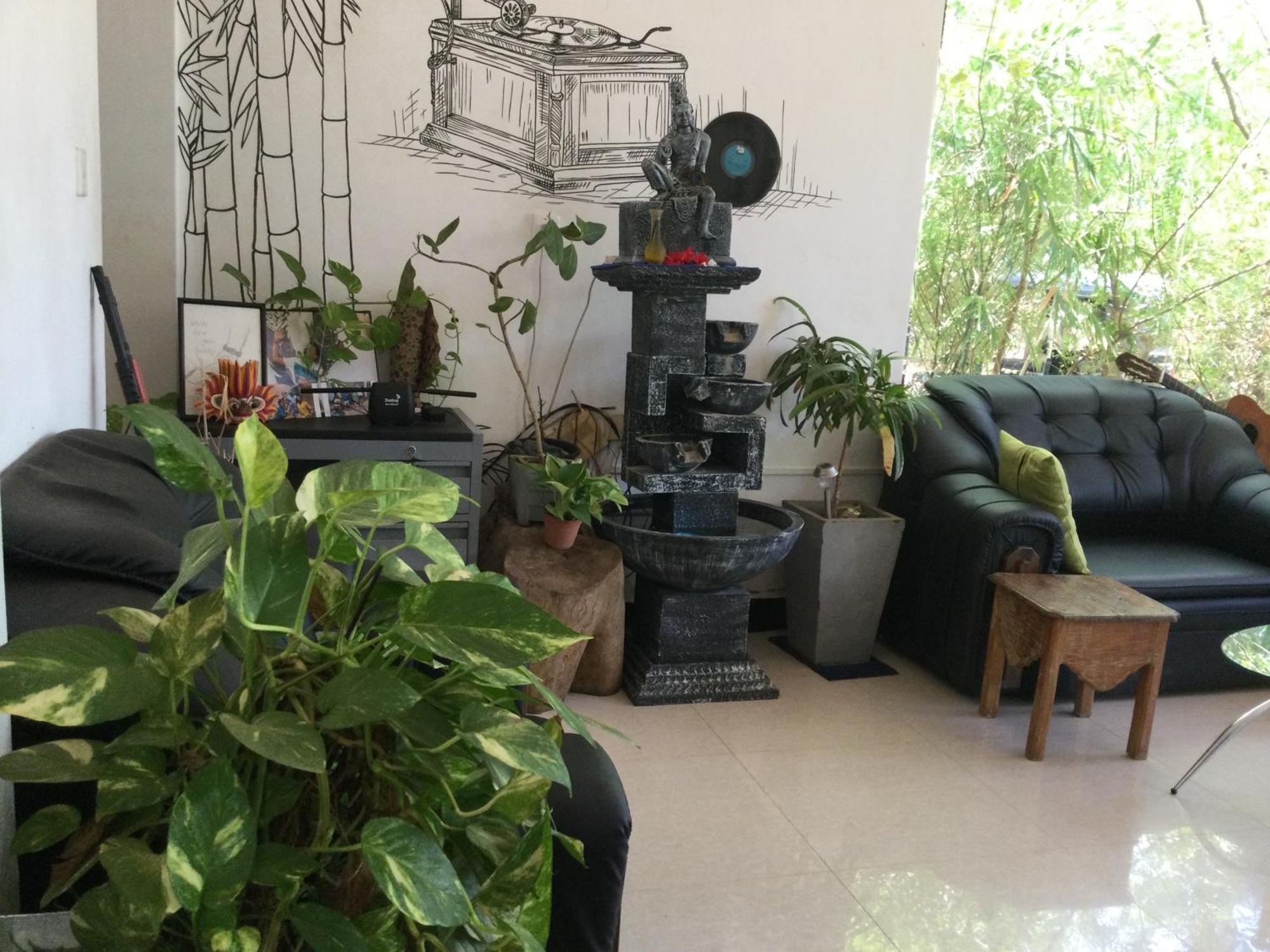 French Garden Resort Uppuveli Bagian luar foto
