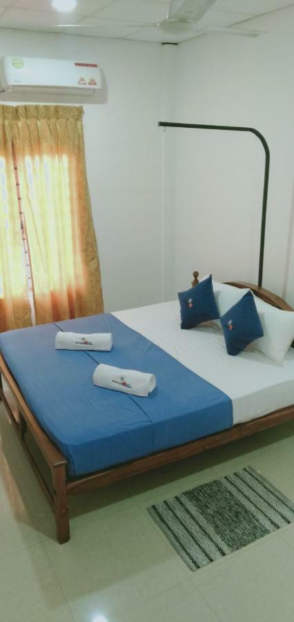 French Garden Resort Uppuveli Bagian luar foto