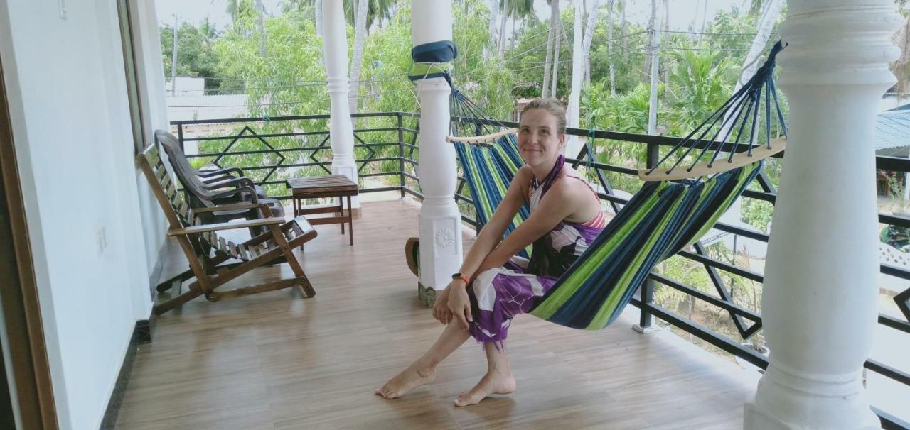 French Garden Resort Uppuveli Bagian luar foto