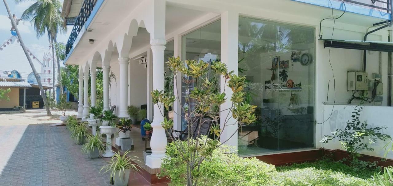 French Garden Resort Uppuveli Bagian luar foto