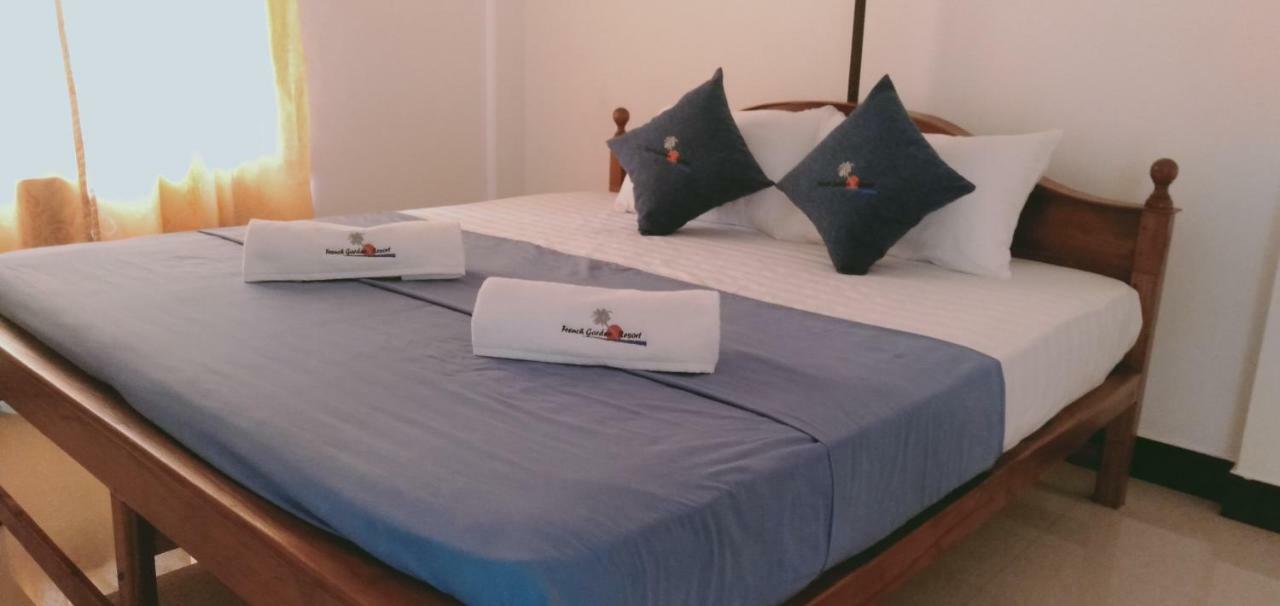 French Garden Resort Uppuveli Bagian luar foto